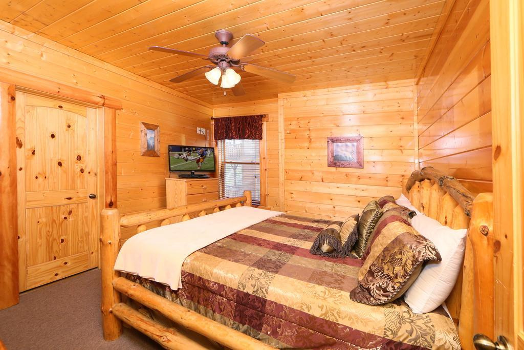 Rising Eagle Lodge - Eight Bedroom Pigeon Forge Exterior photo